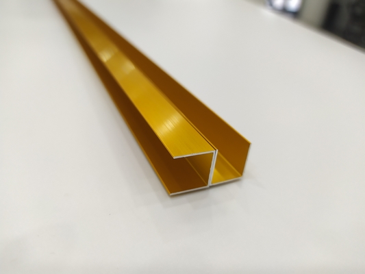 ISO9001/ISO14001/ISO18001 認定の装飾用アルミニウムエクストルーションLプロファイル
