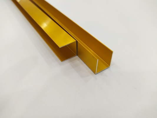 ISO9001/ISO14001/ISO18001 認定の装飾用アルミニウムエクストルーションLプロファイル