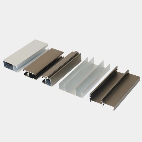 コロンビア ボリビア チリ ペルー市場におけるスライドドアと窓のためのアルミプロファイル